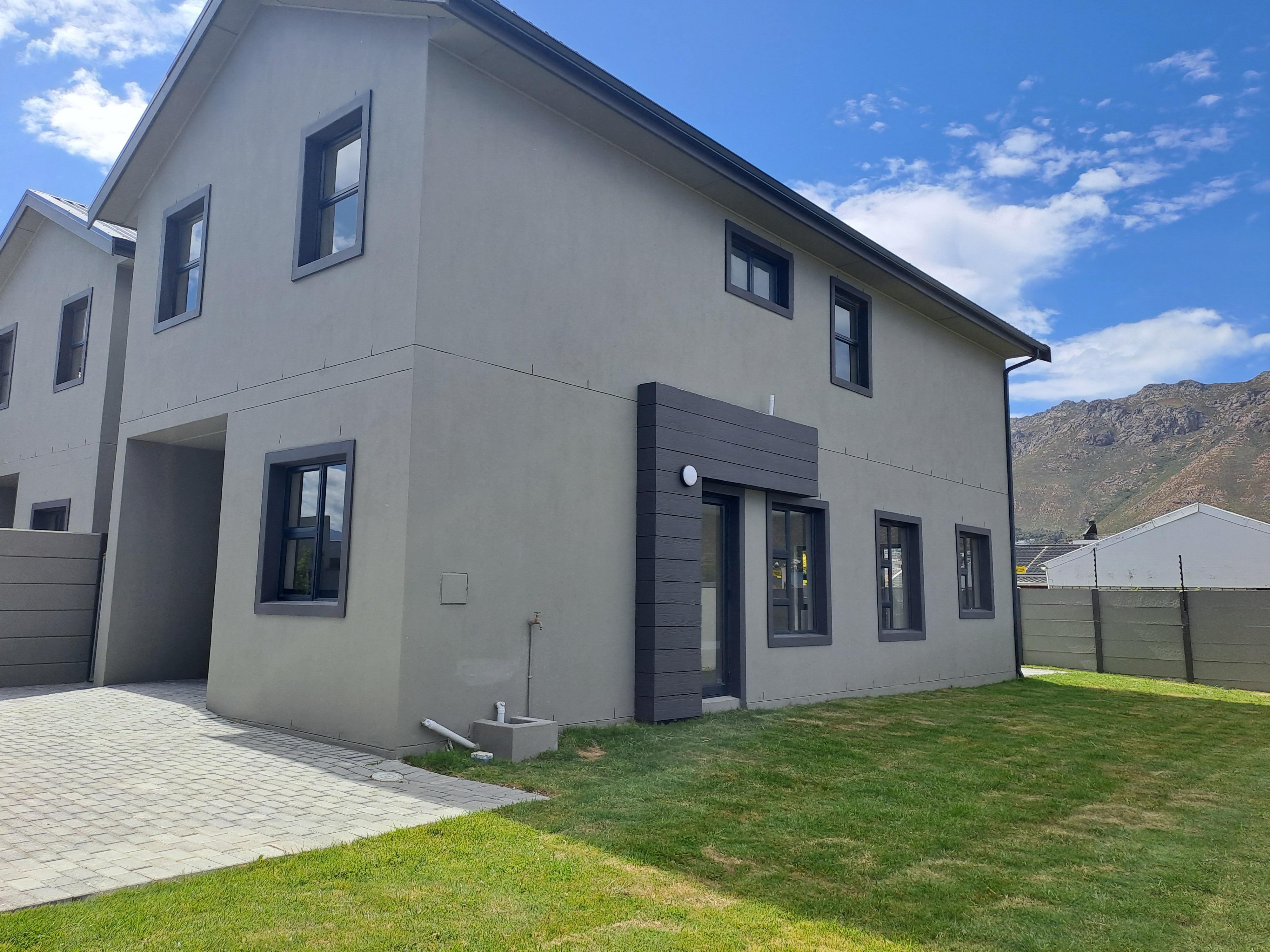 3 Bedroom Property for Sale in Sea Breeze Western Cape